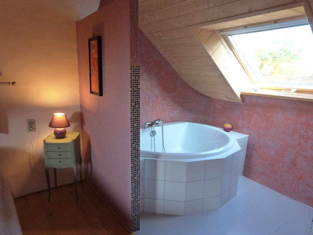 Bed And Breakfast La Fontaine Blanche Melgven Quarto foto